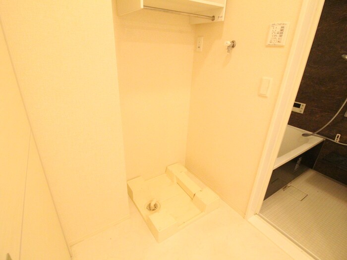 物件内観写真20　(洗濯機置場)