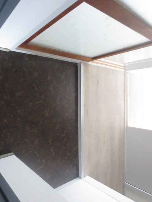 物件内観写真17　(玄関)