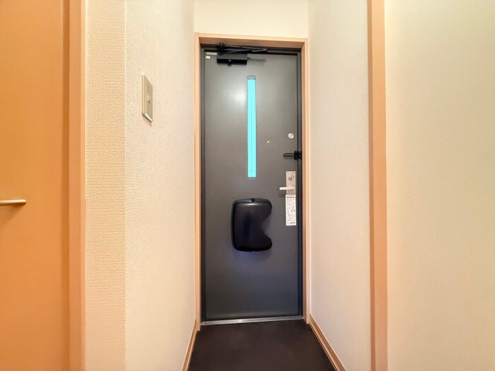 物件内観写真14　(玄関)