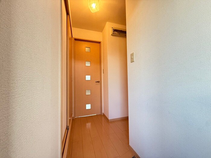 物件内観写真15　(廊下)