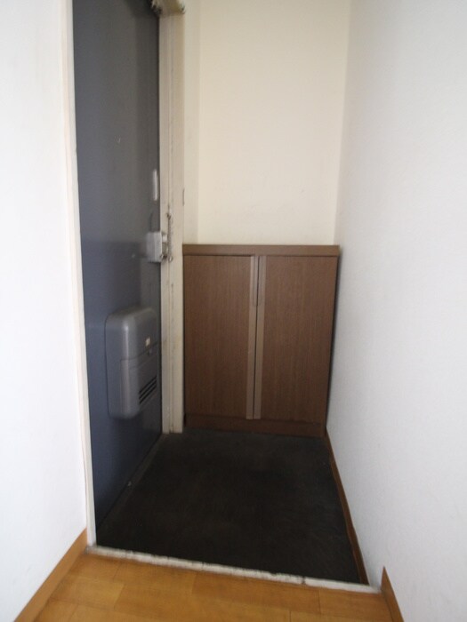 物件内観写真16　(玄関)