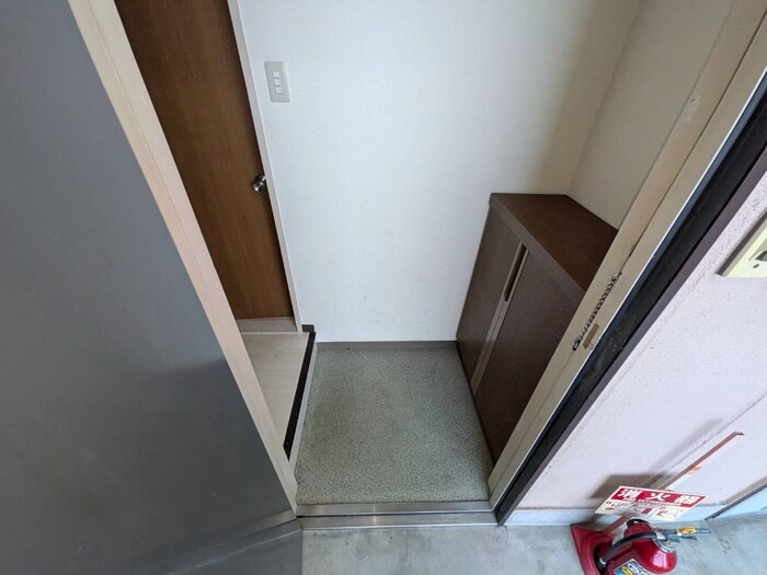 物件内観写真18　(玄関)