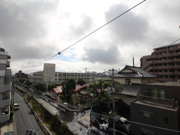 物件内観写真15　(室内からの展望)