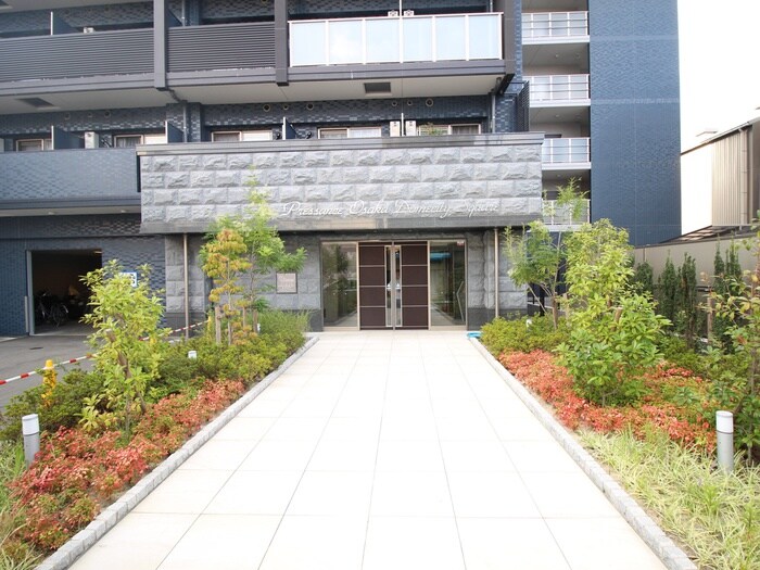 物件外観写真4　(エントランス部分)