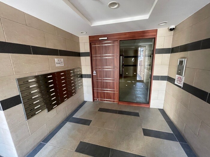 物件外観写真6　(エントランス部分)