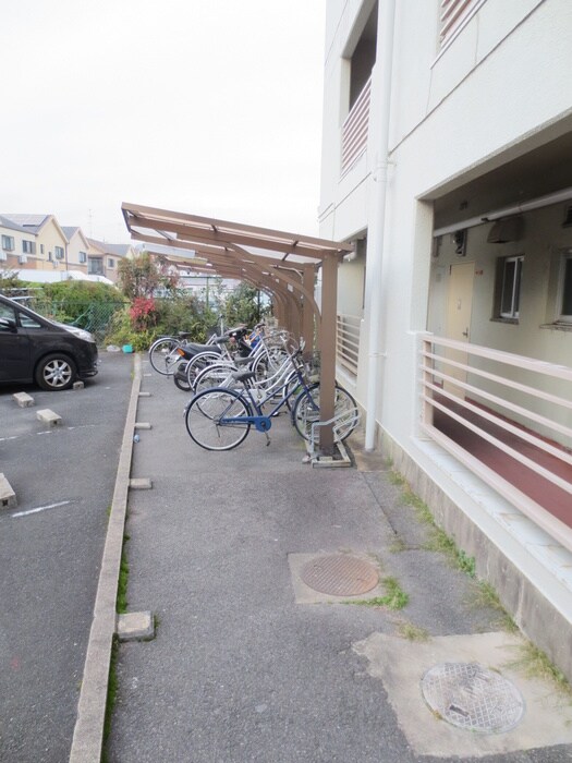 物件外観写真6　(駐輪場)