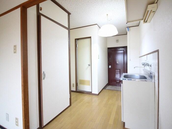 物件内観写真14　(廊下)