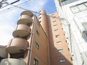 ﾌﾟﾚｻﾝｽ神戸裁判所前(505)外観写真