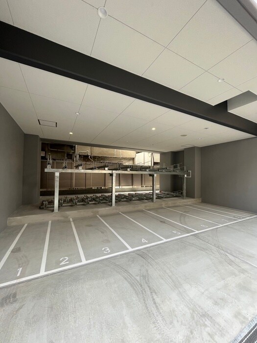 物件外観写真6　(バイク置き場)