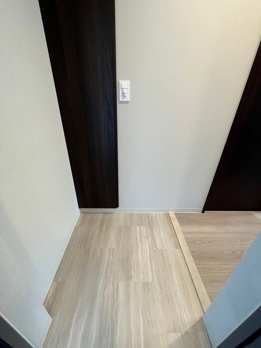 物件内観写真10　(玄関)