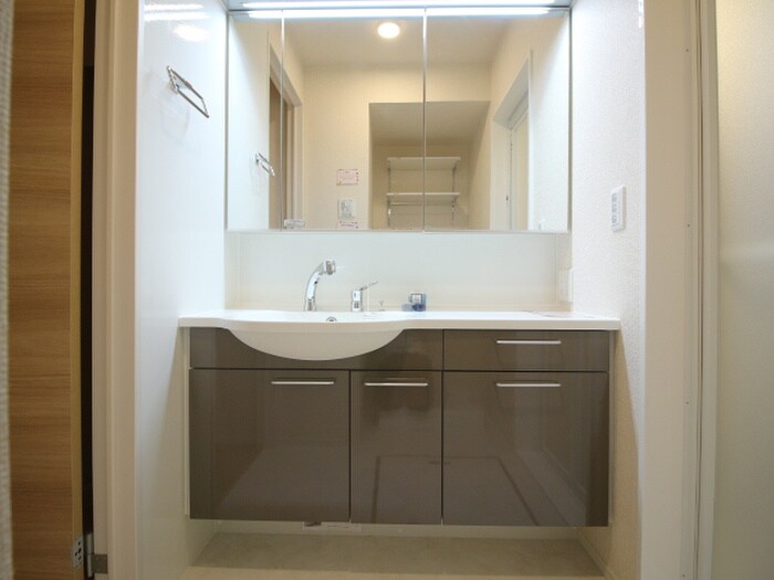 物件内観写真16　(洗面)