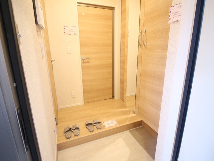 物件内観写真20　(玄関)