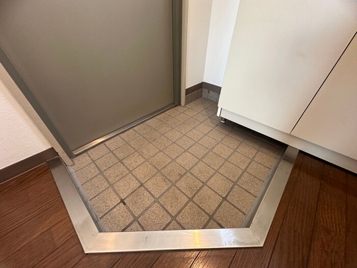 物件内観写真17　(玄関)