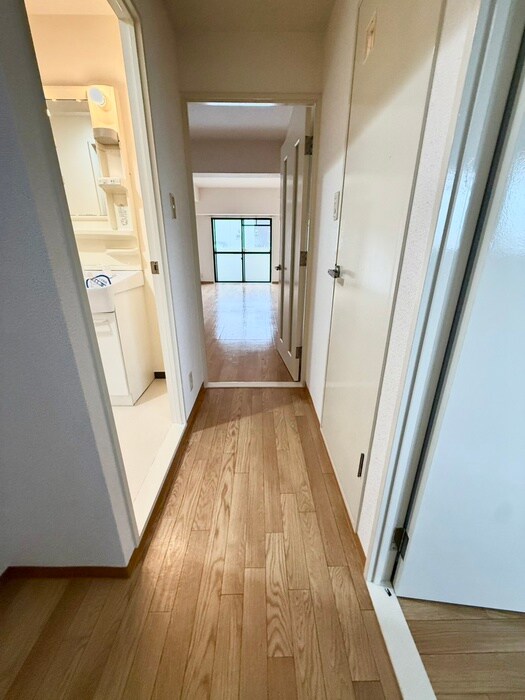 物件内観写真20　(廊下)