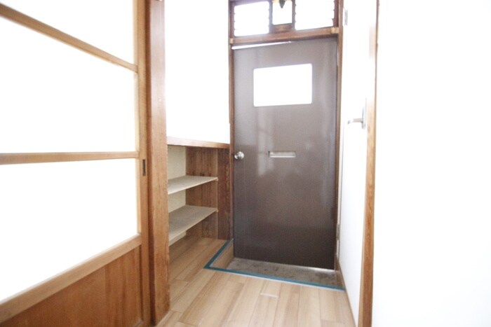 物件内観写真15　(玄関)