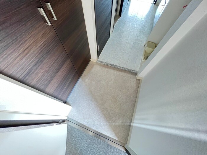物件内観写真17　(玄関)