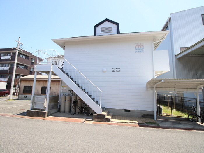 物件外観写真2　(外観写真)