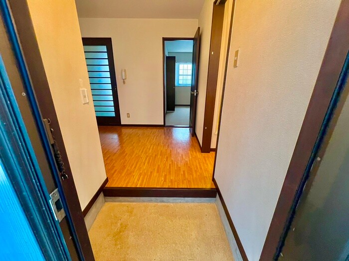 物件内観写真22　(玄関)