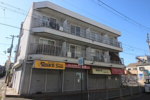 ゴールデンパレス外観写真