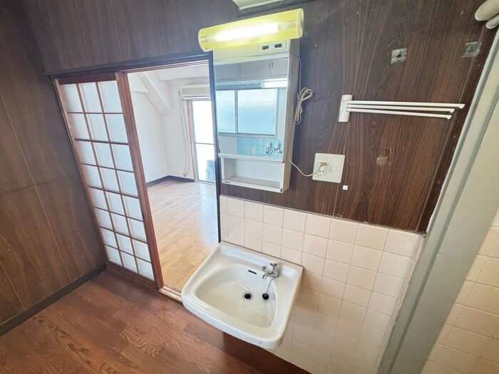 物件内観写真13　(洗面)