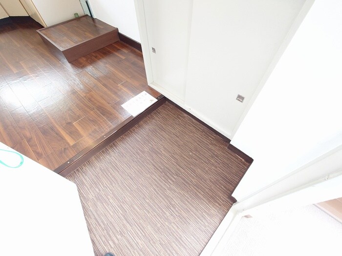 物件内観写真14　(玄関)