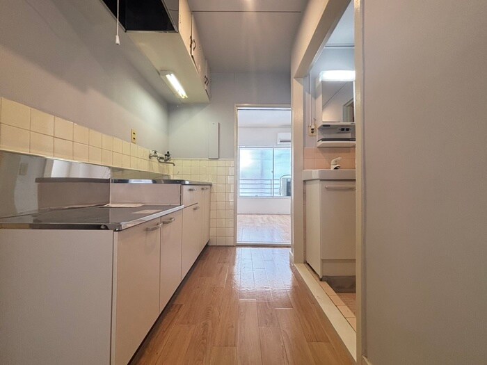 物件内観写真18　(廊下)