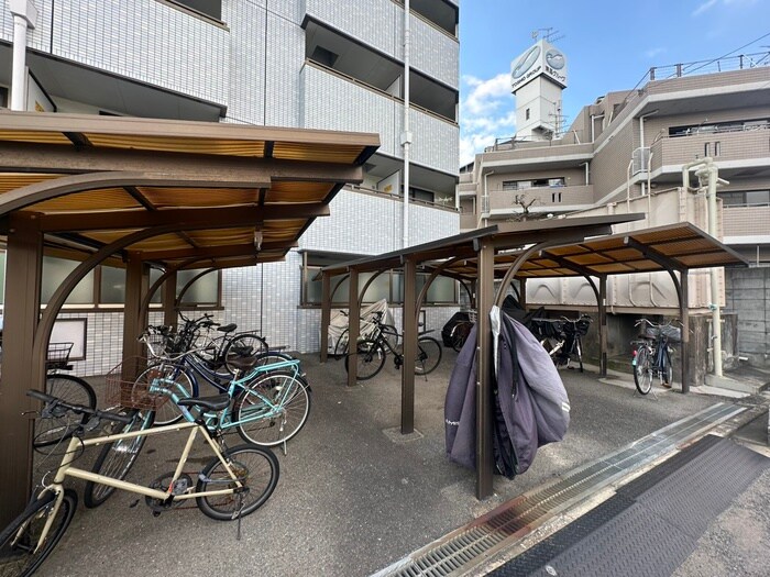 物件外観写真6　(駐輪場)