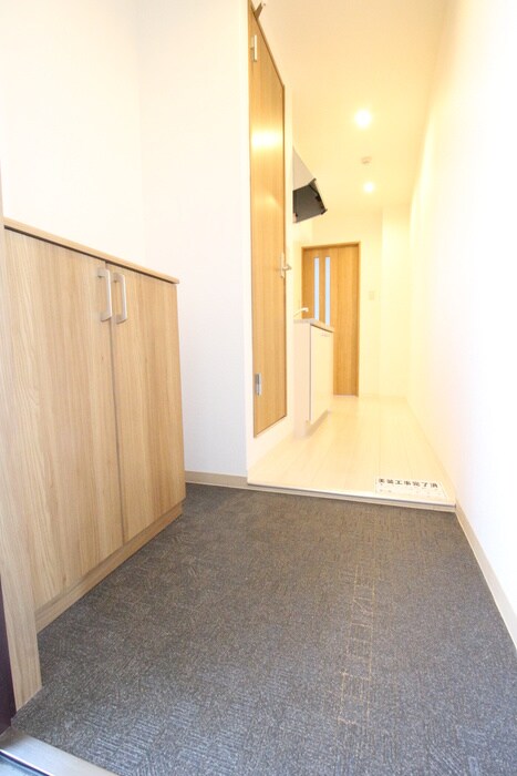 物件内観写真7　(玄関)