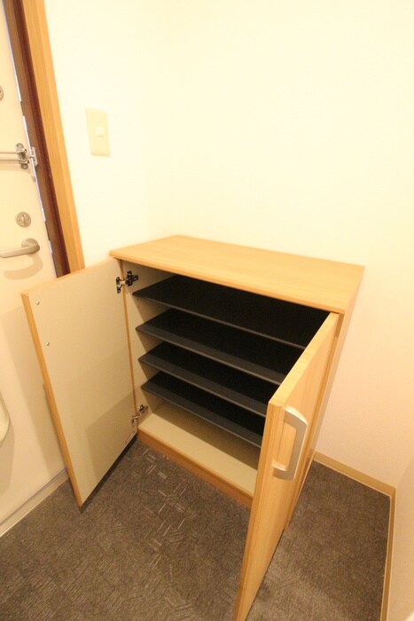 物件内観写真8　(靴箱)