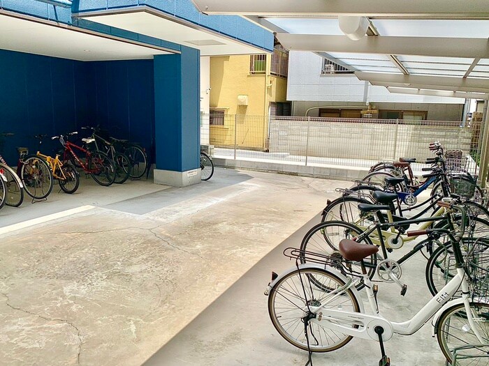 物件外観写真5　(駐輪場)