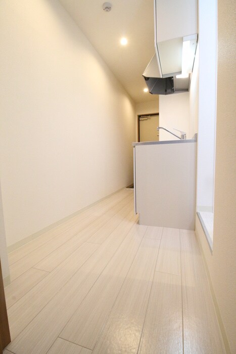 物件内観写真18　(廊下)