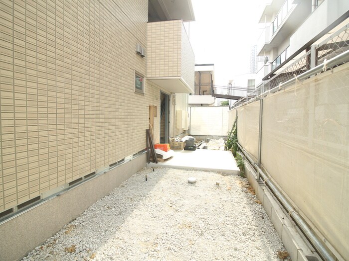 物件外観写真5　(エントランス部分)