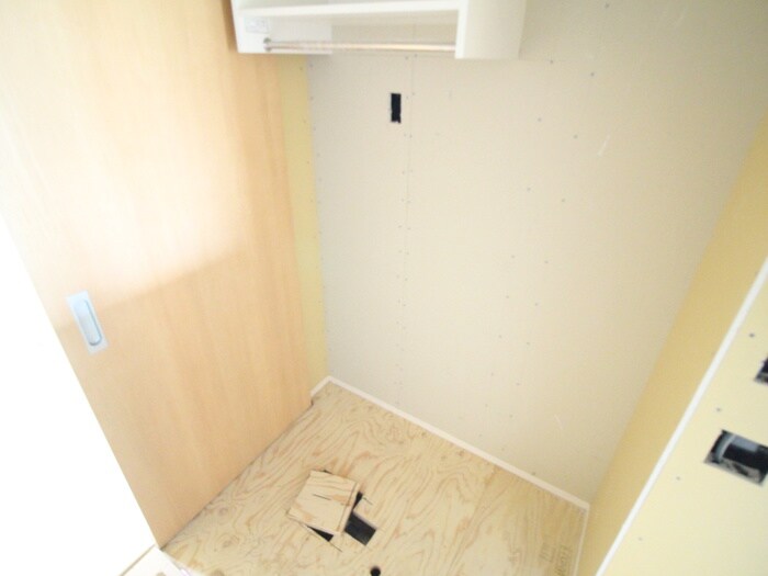 物件内観写真18　(洗濯機置場)