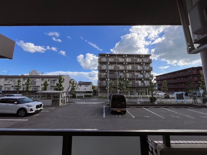 物件内観写真15　(室内からの展望)