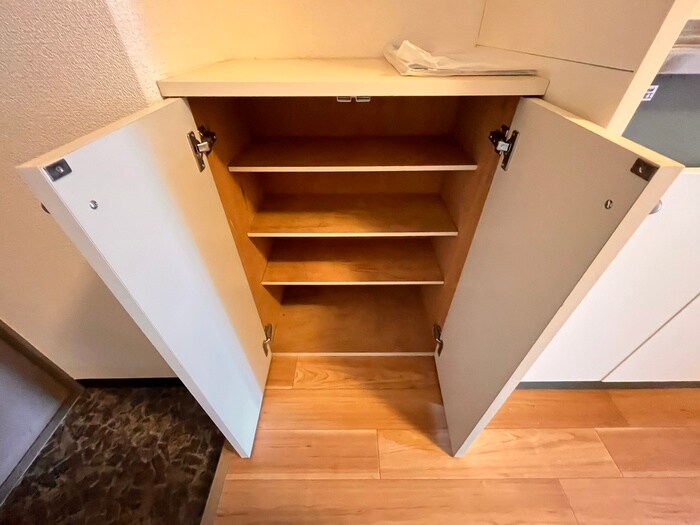 物件内観写真16　(靴箱)