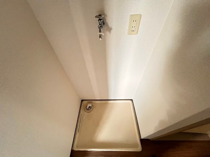 物件内観写真18　(洗濯機置場)