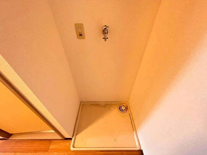物件内観写真18　(洗濯機置場)