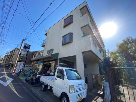 アデムアップス外観写真