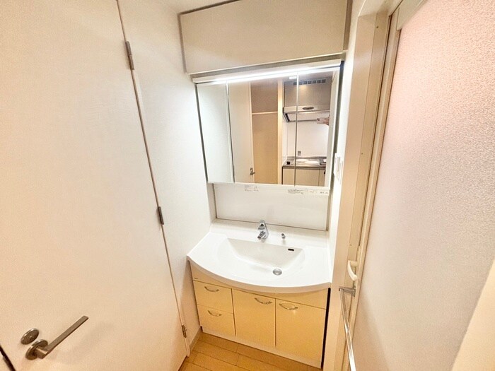 物件内観写真11　(洗面)