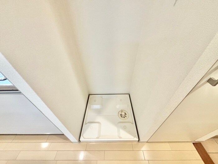 物件内観写真17　(洗濯機置場)