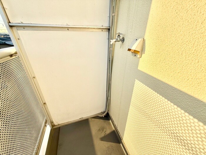 物件内観写真10　(洗濯機置場)