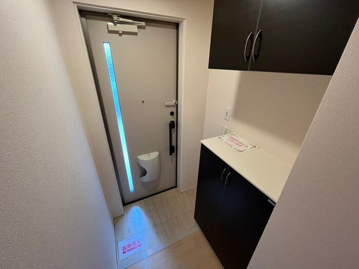 物件内観写真17　(玄関)