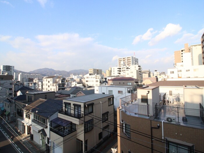 物件内観写真17　(室内からの展望)