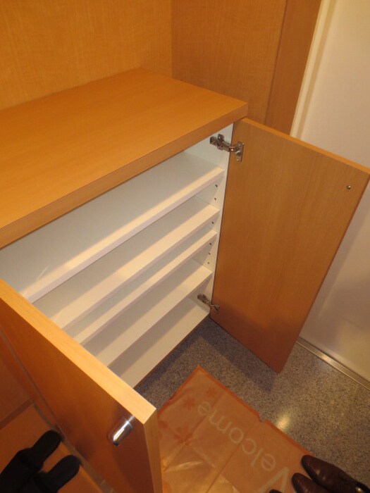 物件内観写真15　(靴箱)