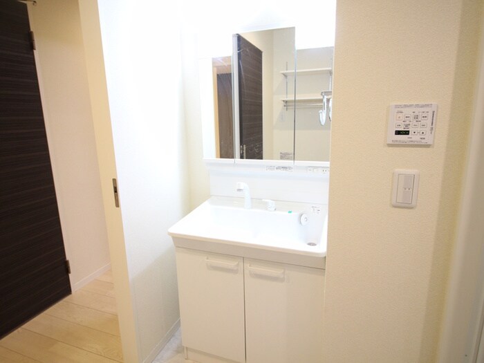 物件内観写真9　(洗面)