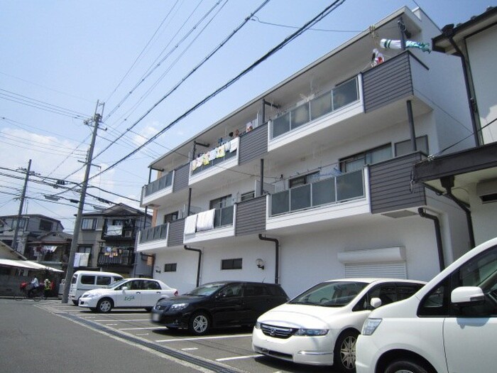 物件外観写真5　(駐車場)