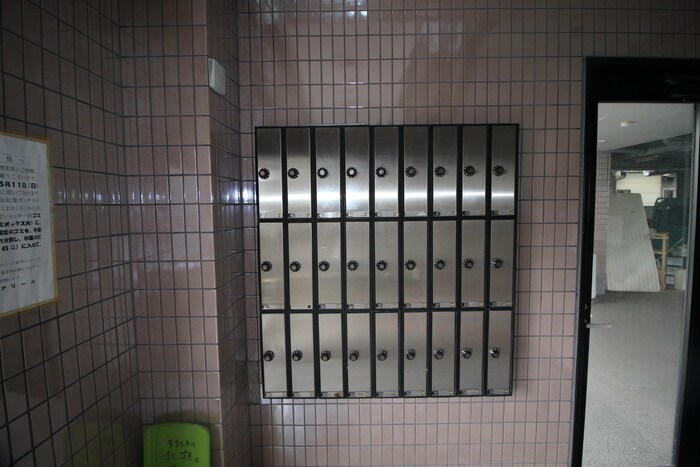 物件外観写真4　(エントランス部分)