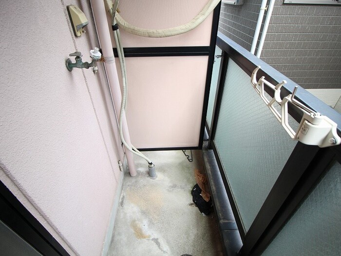 物件内観写真14　(洗濯機置場)