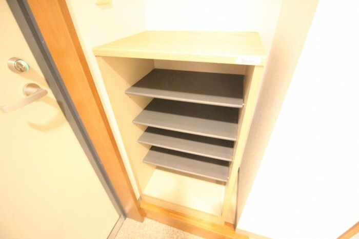 物件内観写真8　(靴箱)