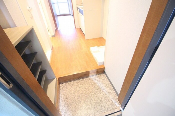 物件内観写真18　(玄関)